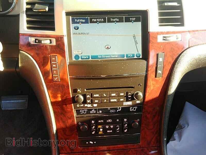 2011 Cadillac Escalade - VIN: 1GYS3BEF4BR201420 - Фото 4