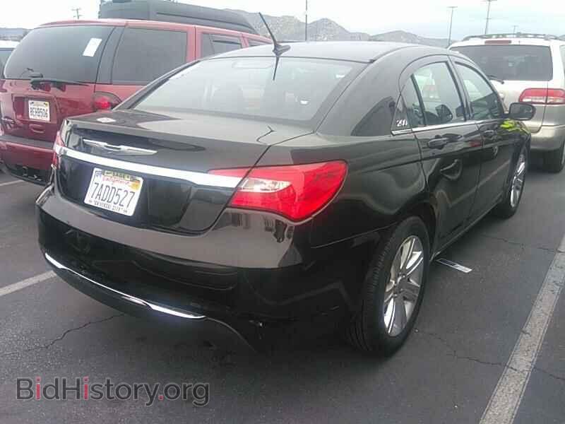 2013 Chrysler 200 - VIN: 1C3CCBABXDN686948 - Фото 2