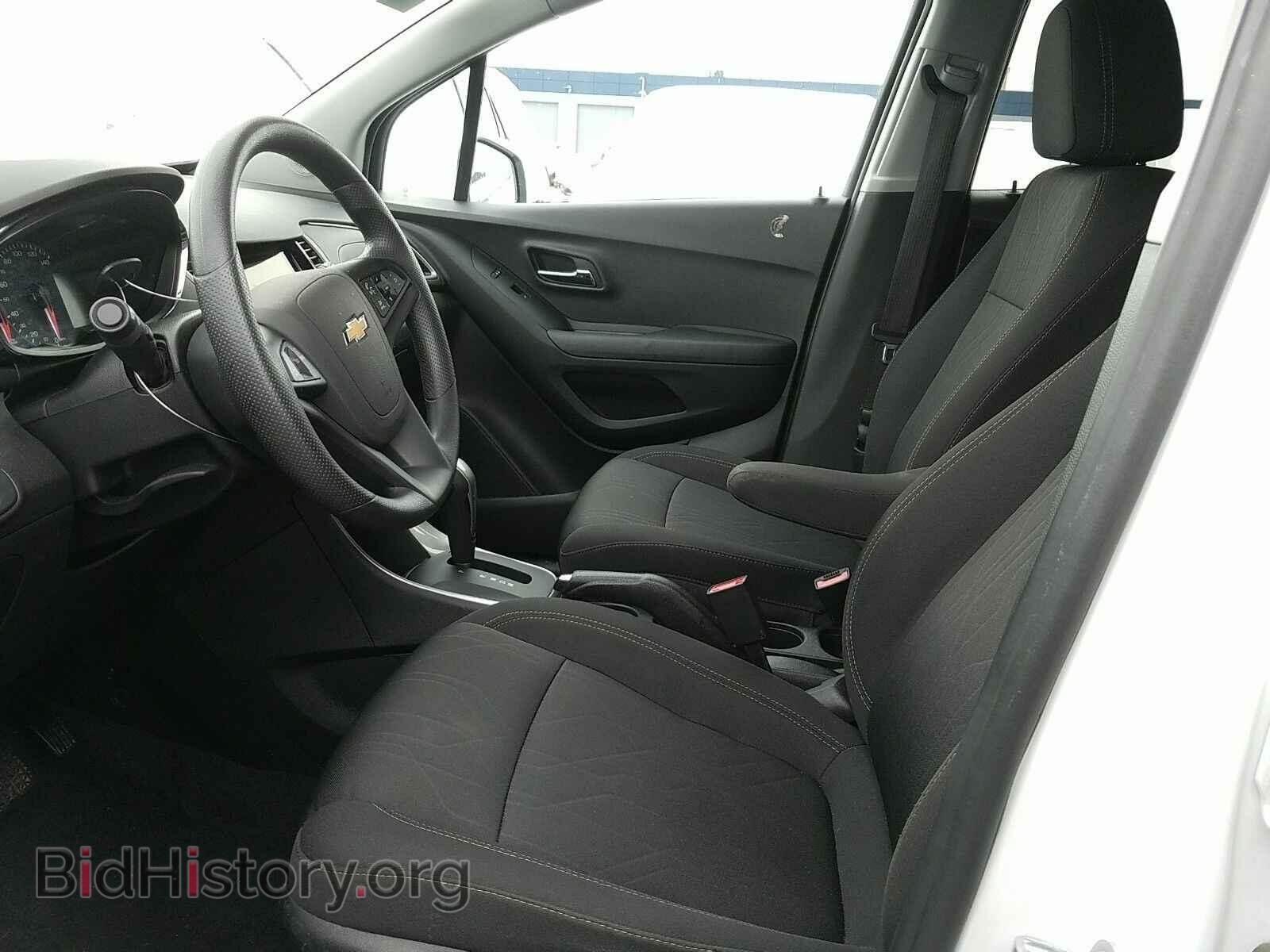 2019 Chevrolet Trax - VIN: 3GNCJPSB3KL371507 - Фото 3
