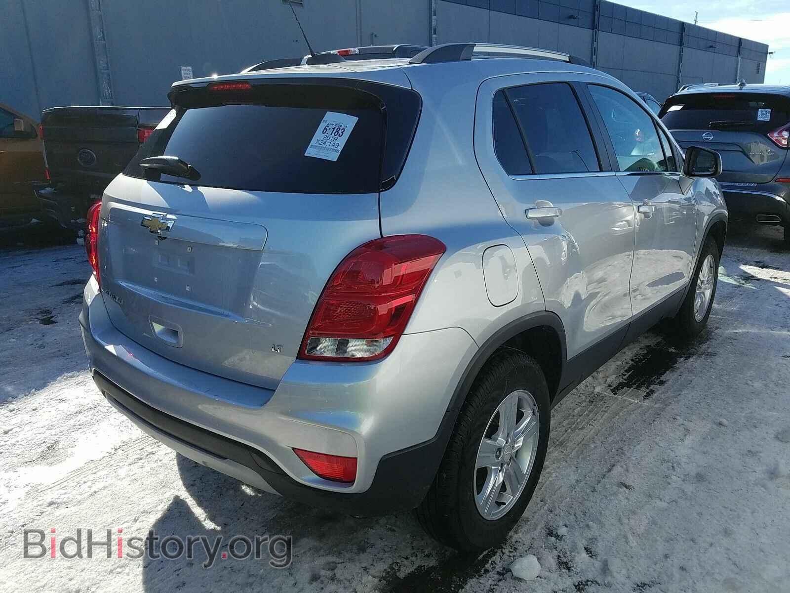 2019 Chevrolet Trax - VIN: 3GNCJPSB0KL307974 - Фото 2