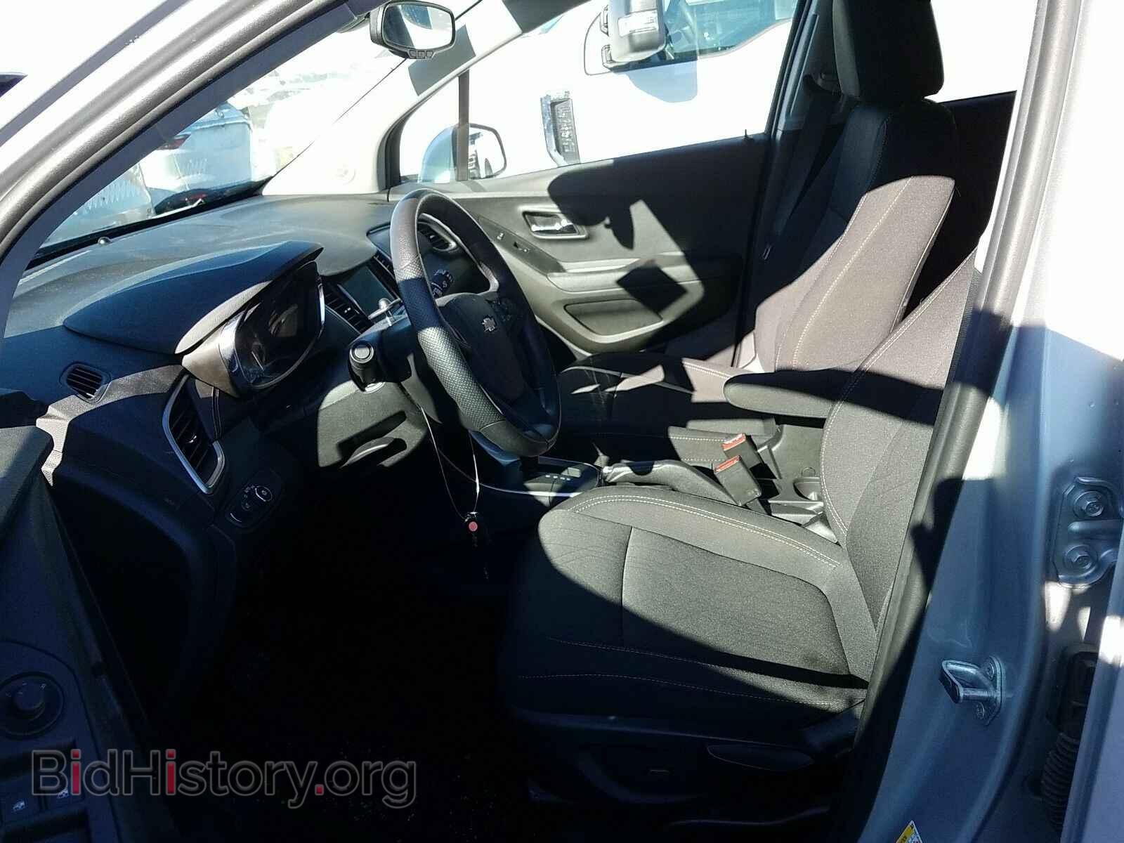 2019 Chevrolet Trax - VIN: 3GNCJPSB0KL307974 - Фото 3