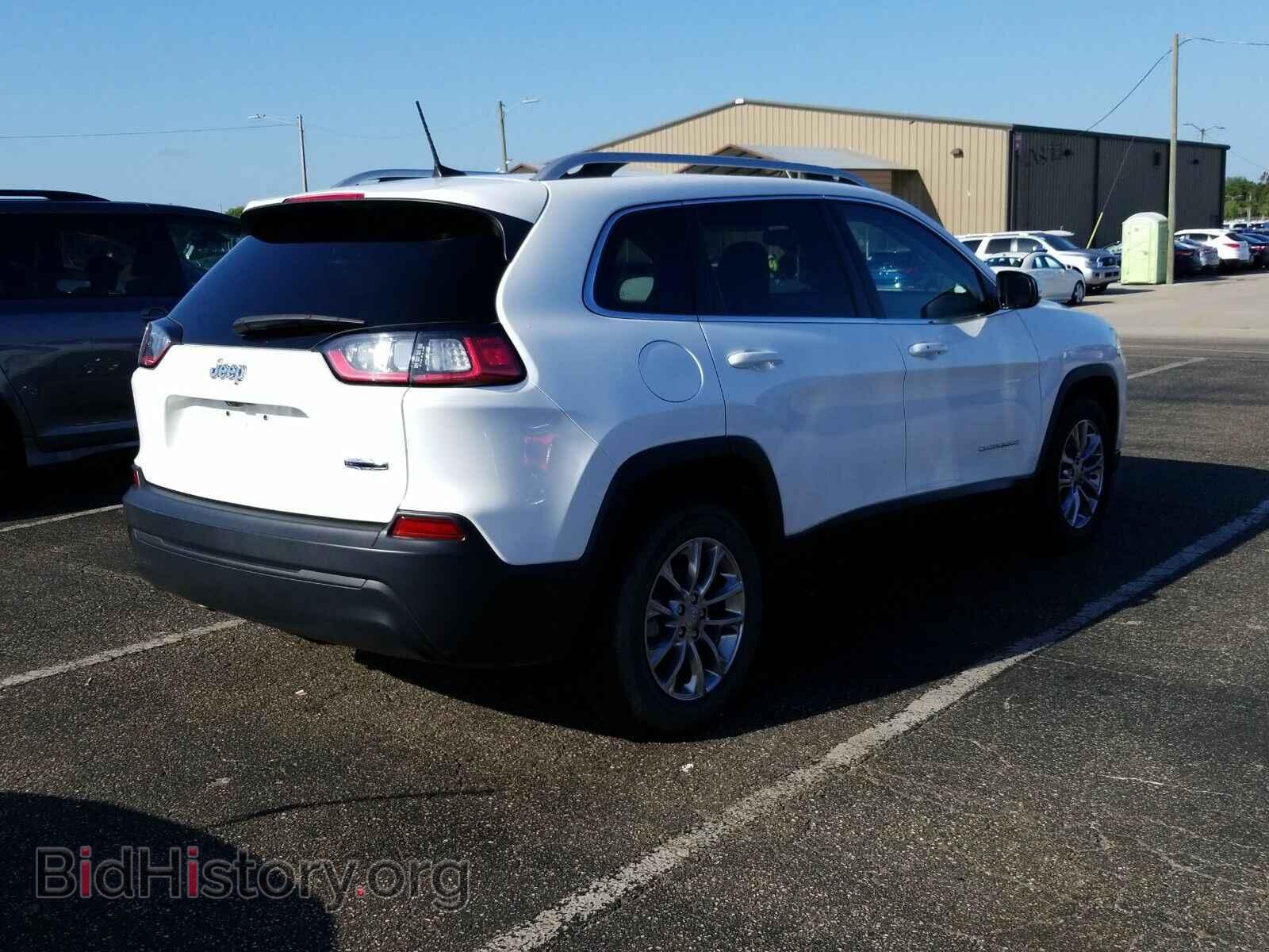 2019 Jeep Cherokee - VIN: 1C4PJLLB1KD202027 - Фото 2