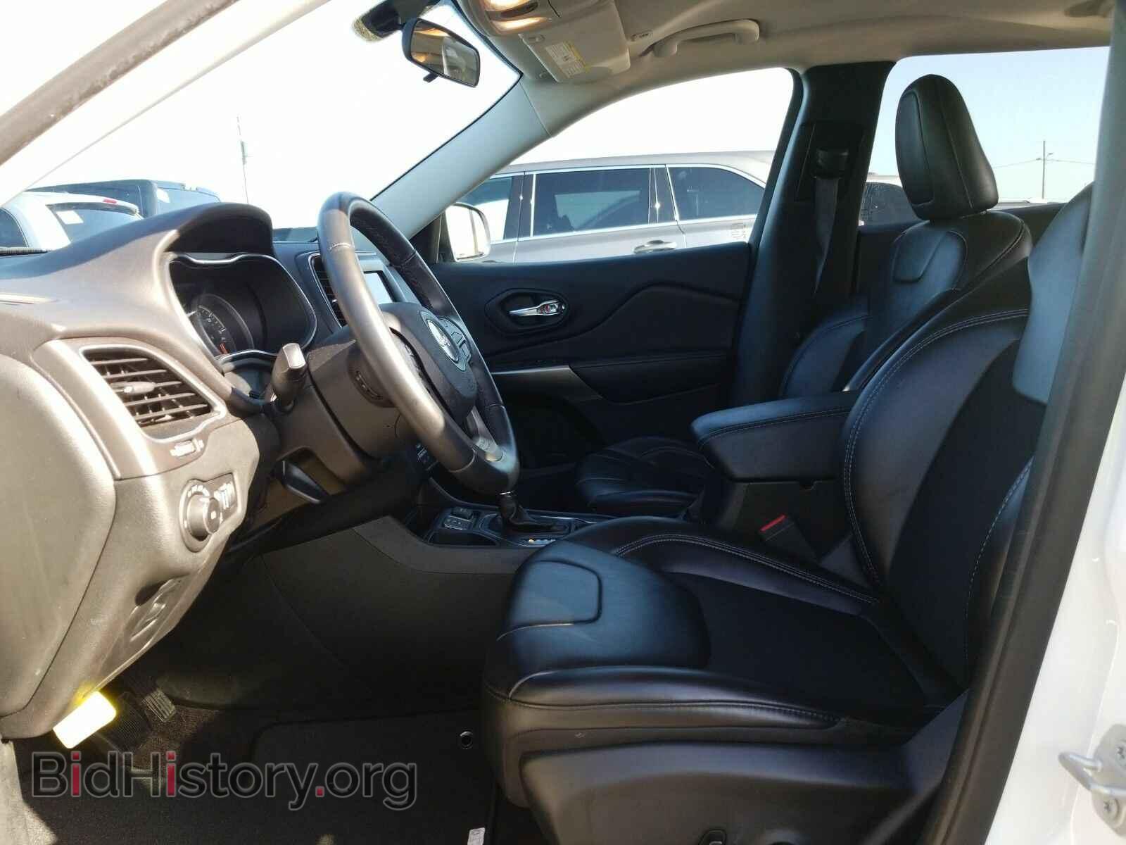 2019 Jeep Cherokee - VIN: 1C4PJLLB1KD202027 - Фото 3