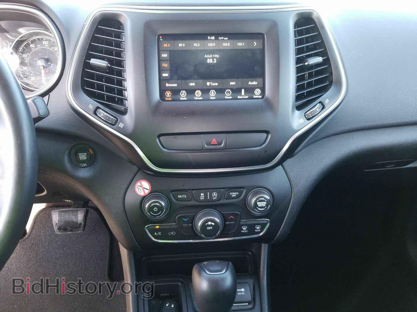 2019 Jeep Cherokee - VIN: 1C4PJLLB1KD202027 - Фото 4