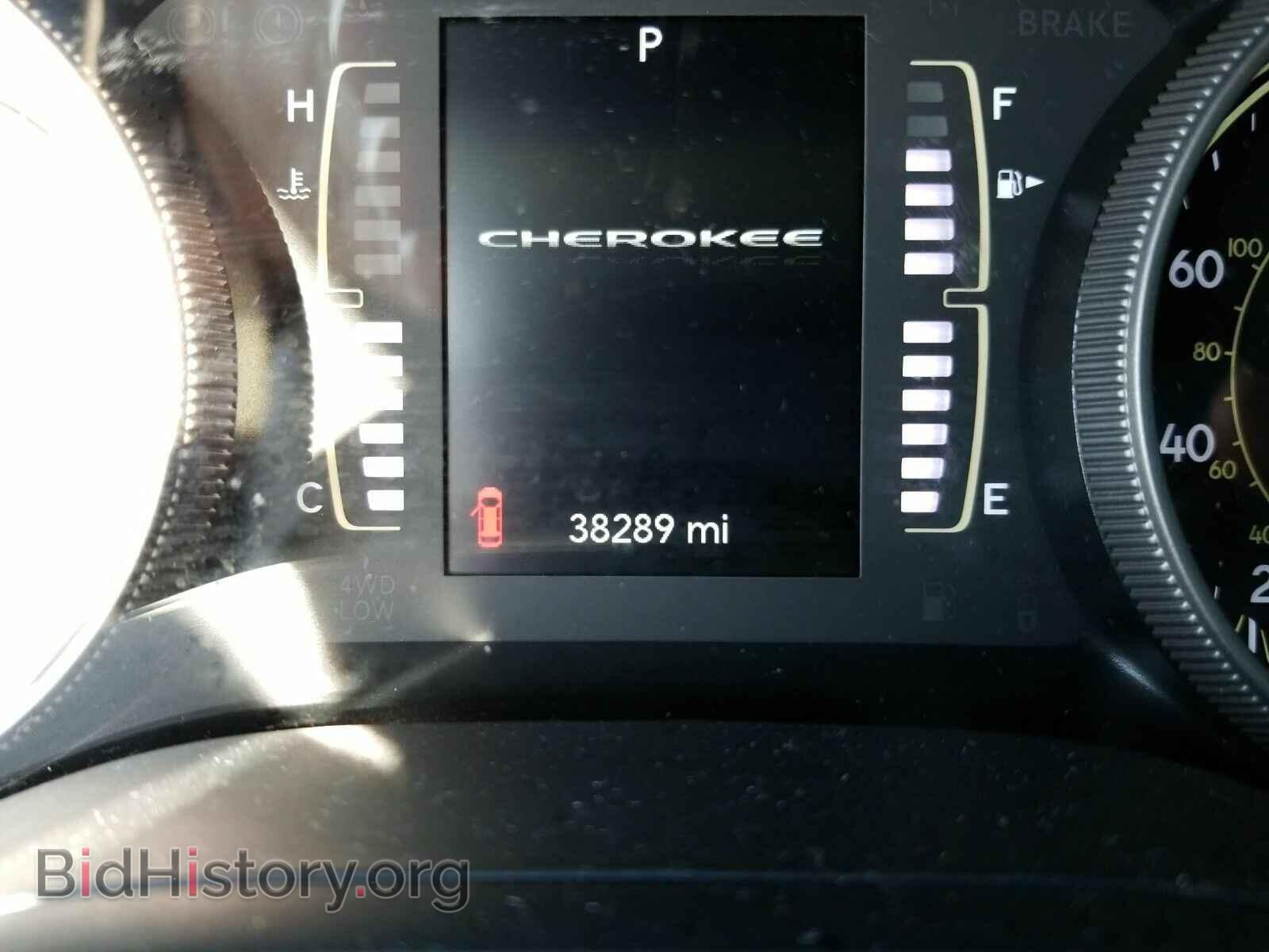 2019 Jeep Cherokee - VIN: 1C4PJLLB1KD202027 - Фото 5