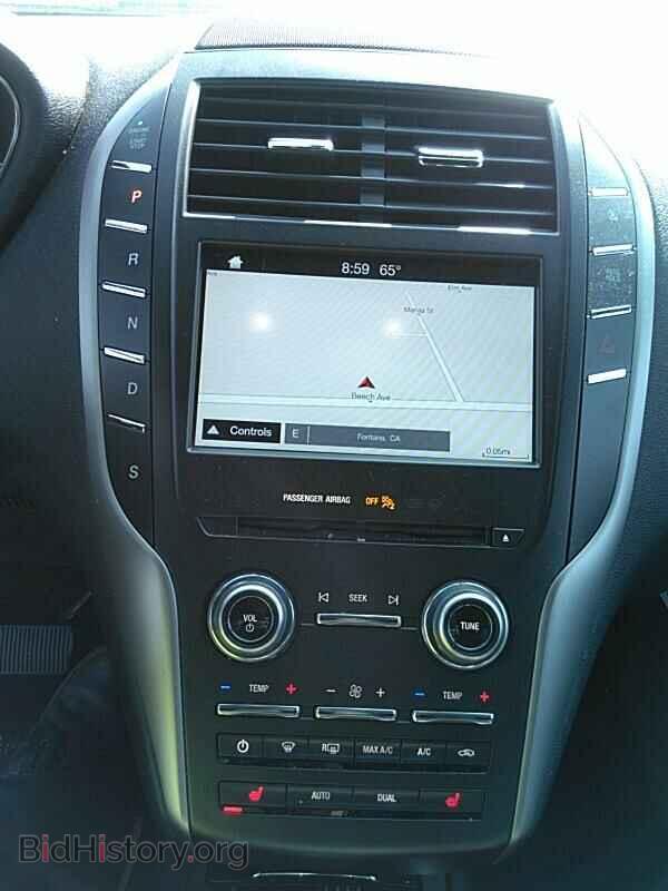 2017 Lincoln MKC - VIN: 5LMCJ2C91HUL12888 - Photo 4