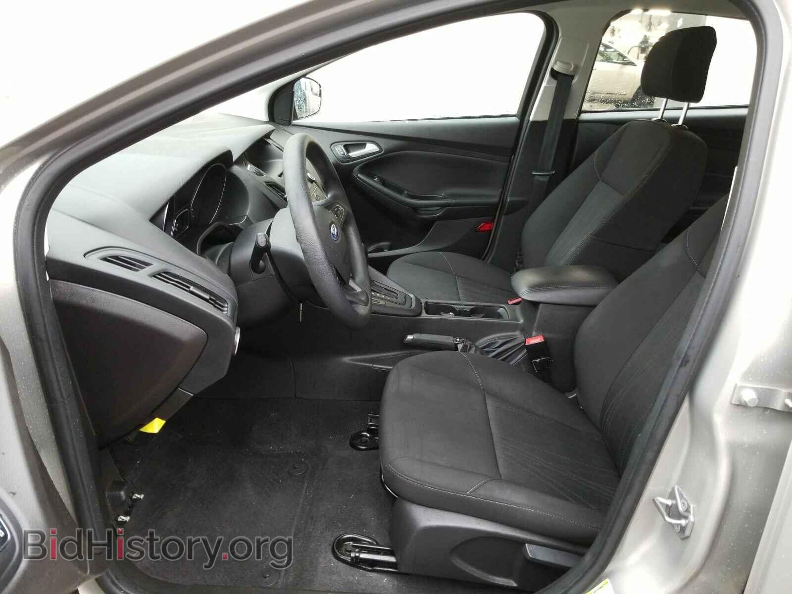 2016 Ford Focus - VIN: 1FADP3F25GL303944 - Фото 3