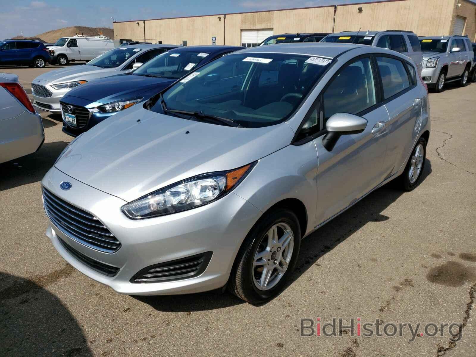 Photo 3FADP4EJ6KM131056 - Ford Fiesta 2019