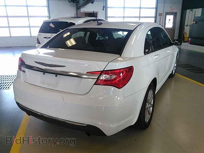 2013 Chrysler 200 - VIN: 1C3CCBBG9DN608171 - Фото 2