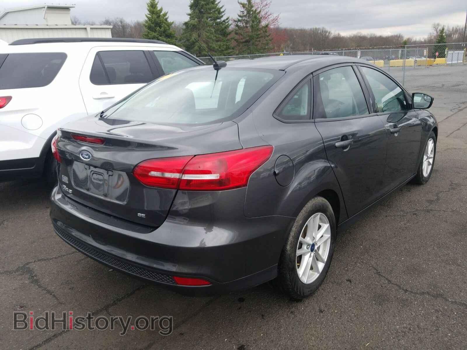 2017 Ford Focus - VIN: 1FADP3F24HL271831 - Фото 2