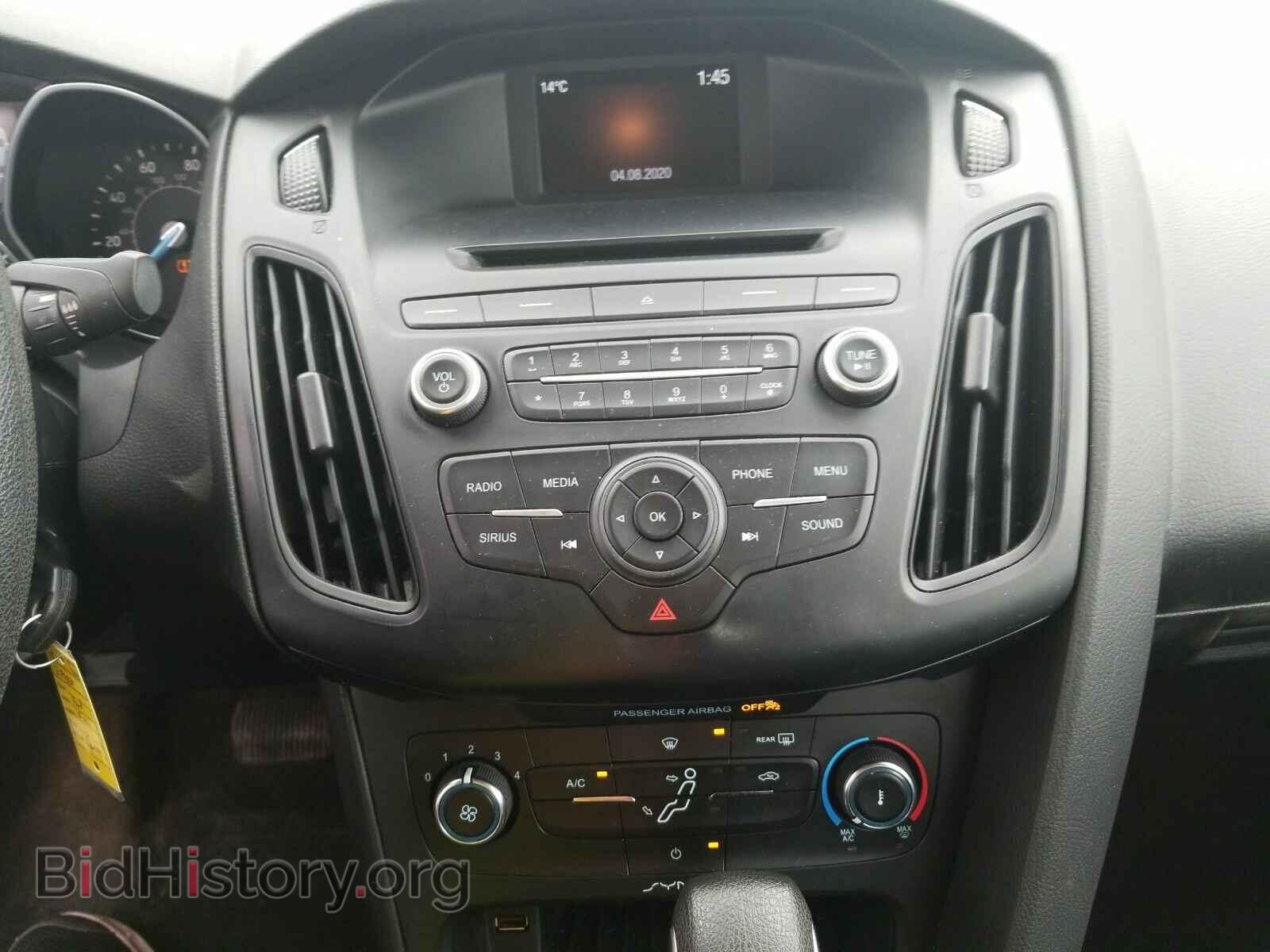 2017 Ford Focus - VIN: 1FADP3F24HL271831 - Фото 4