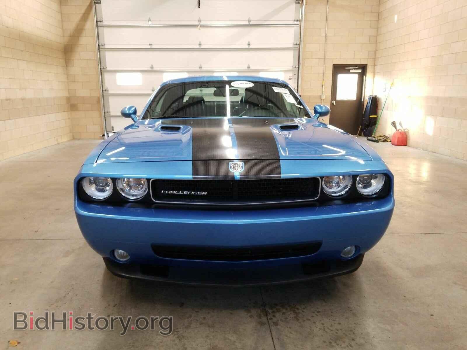 2010 Dodge Challenger - VIN: 2B3CJ7DW2AH131270 - Photo 2