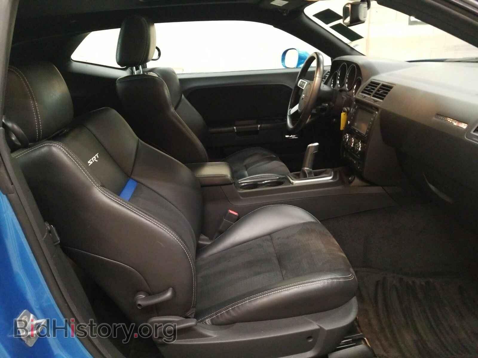 2010 Dodge Challenger - VIN: 2B3CJ7DW2AH131270 - Photo 8
