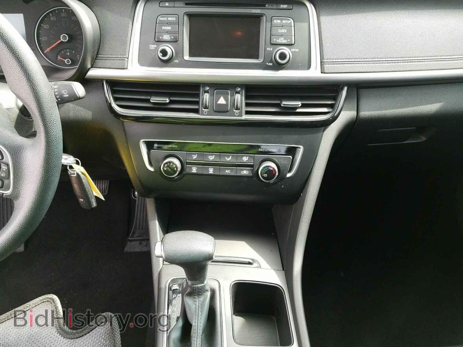 2017 Kia Optima - VIN: 5XXGT4L37HG156579 - Фото 4