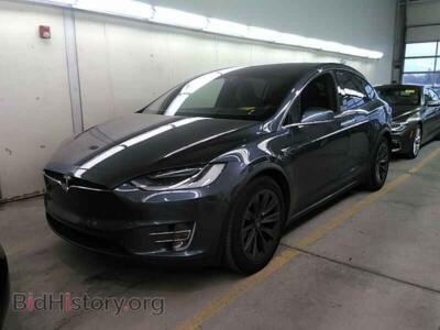 2017 Tesla MODEL X 90d AWD *LTD Avail*, серый — VIN 5YJXCAE2XHF054425