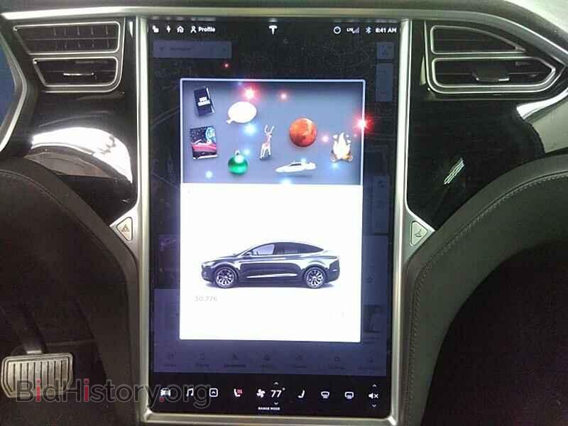2017 Tesla Model X - VIN: 5YJXCAE2XHF054425 - Photo 4