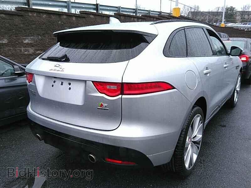 2017 Jaguar F-PACE - VIN: SADCM2BV0HA091335 - Фото 2