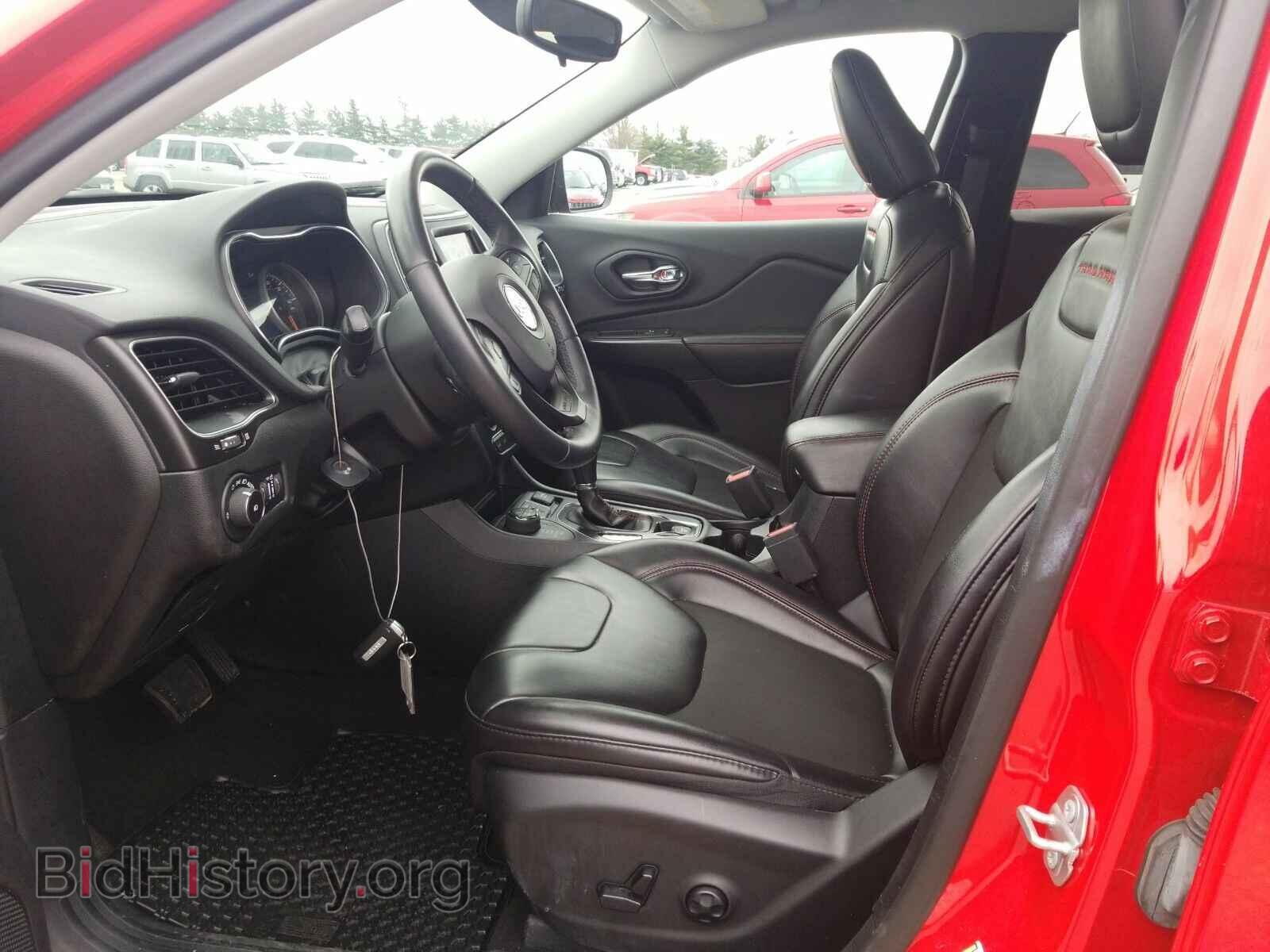 2019 Jeep Cherokee - VIN: 1C4PJMBX3KD298455 - Фото 3
