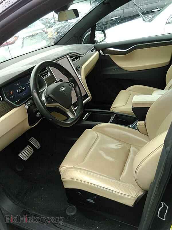 2016 Tesla Model X - VIN: 5YJXCBE49GF000412 - Фото 3