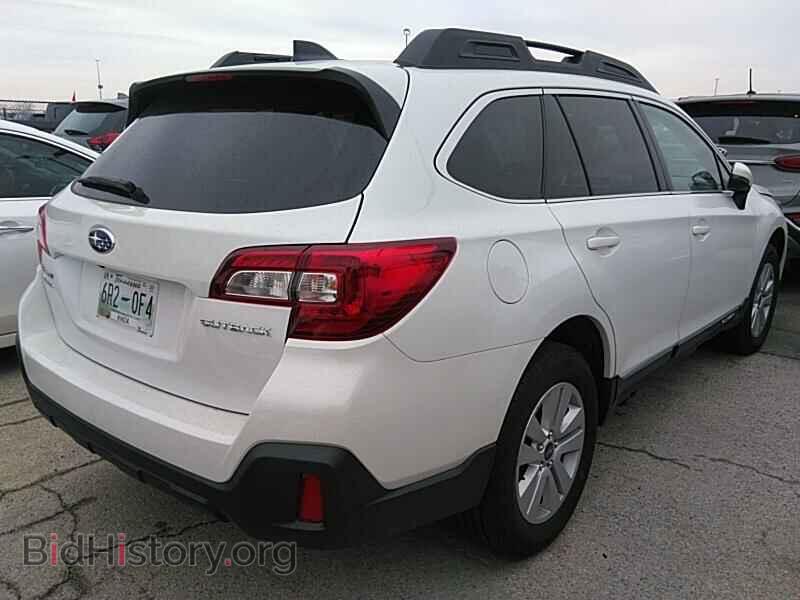 2019 Subaru Outback - VIN: 4S4BSAFC8K3352007 - Фото 2