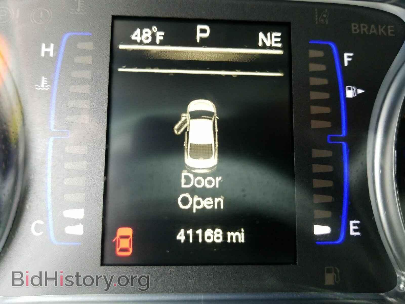 2016 Chrysler 200 - VIN: 1C3CCCBB3GN188499 - Фото 5