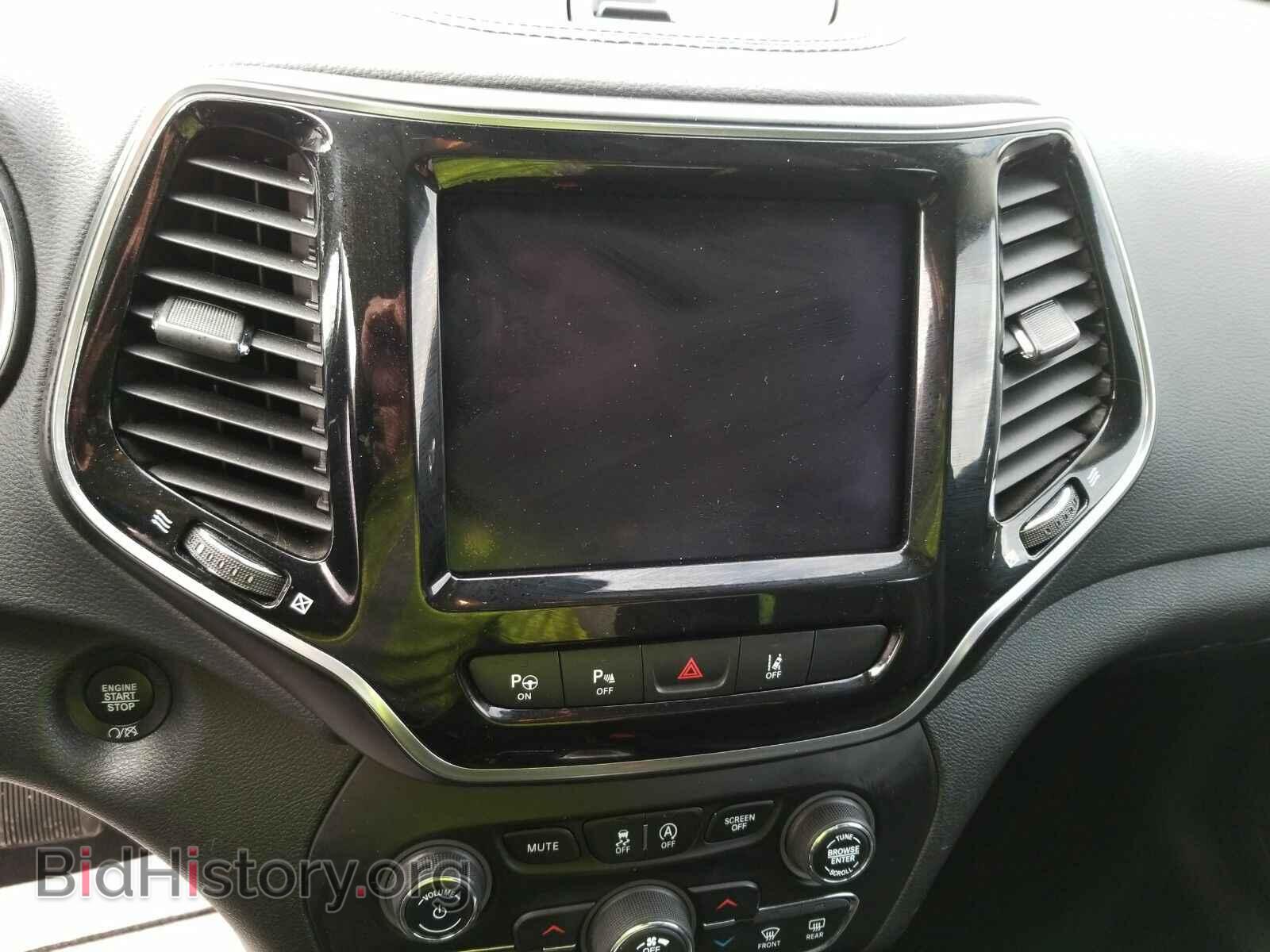 2019 Jeep Cherokee - VIN: 1C4PJMDX2KD278730 - Фото 4