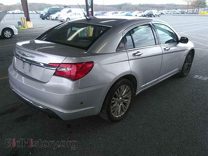2011 Chrysler 200 - VIN: 1C3BC2FB8BN525211 - Фото 2