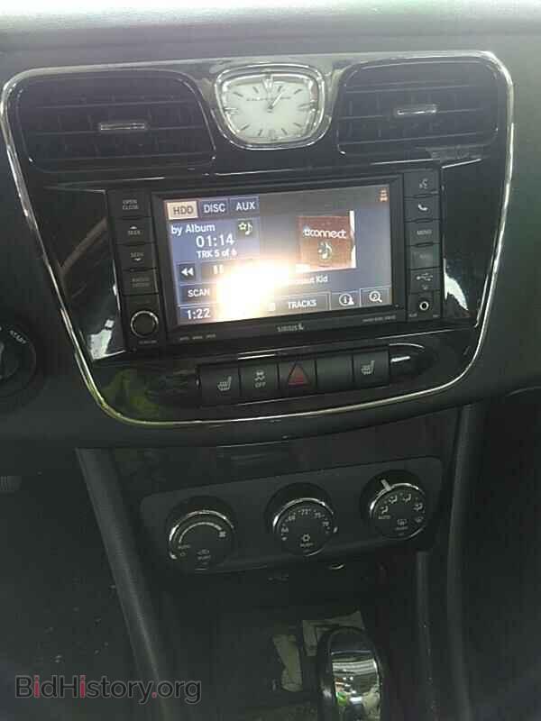 2011 Chrysler 200 - VIN: 1C3BC2FB8BN525211 - Фото 4