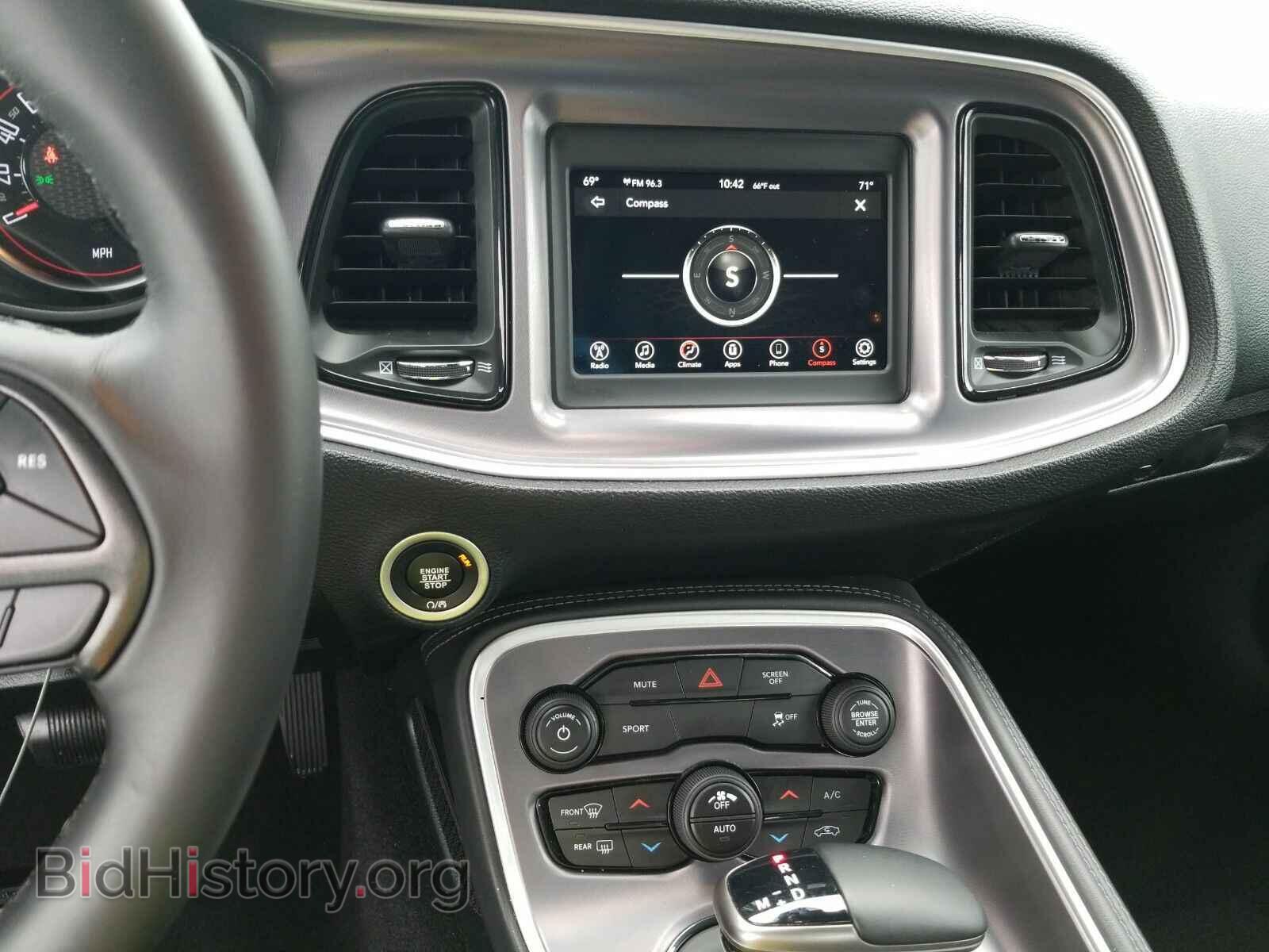 2019 Dodge Challenger - VIN: 2C3CDZAGXKH616017 - Фото 4