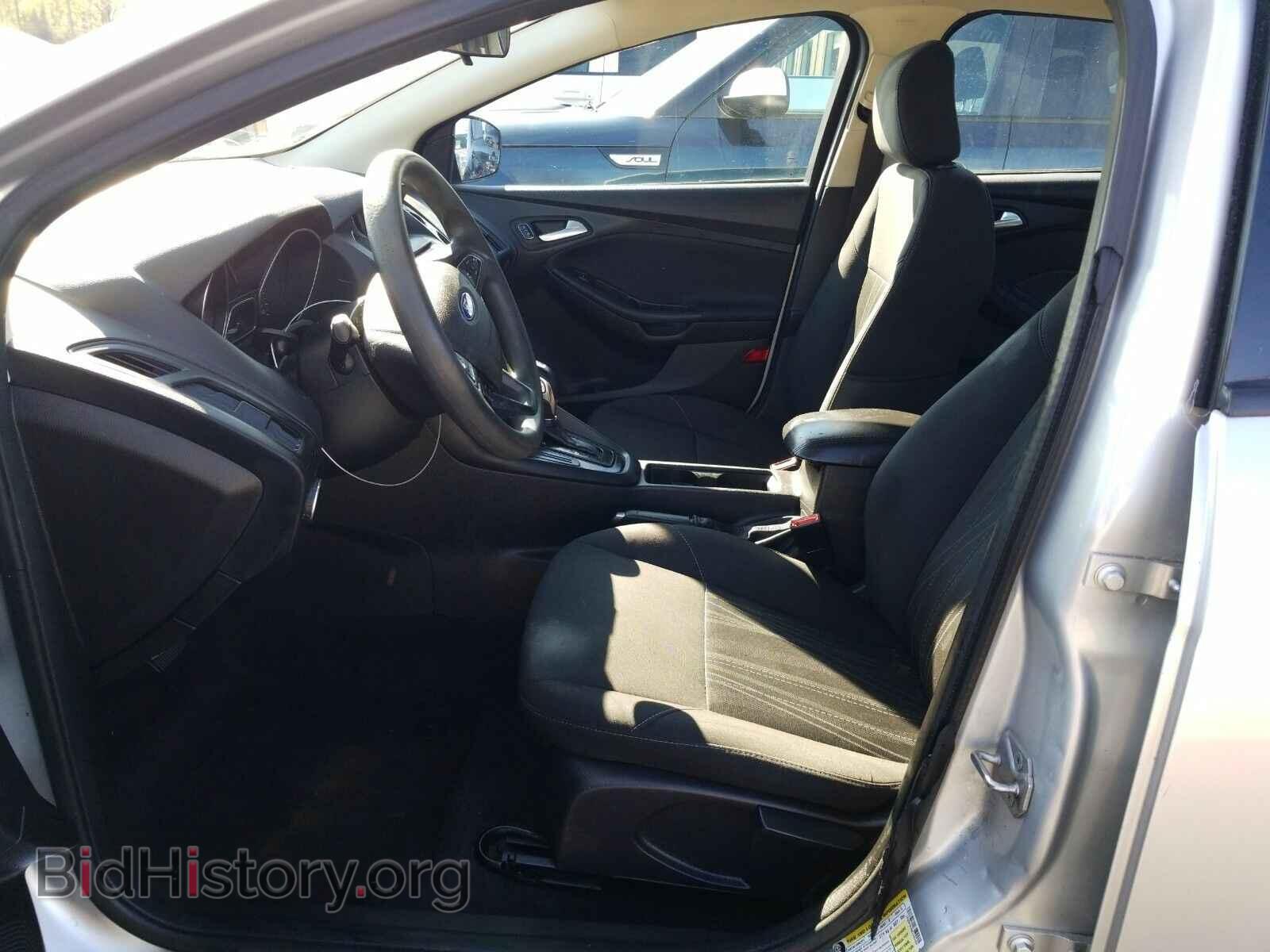 2016 Ford Focus - VIN: 1FADP3F26GL255497 - Photo 3