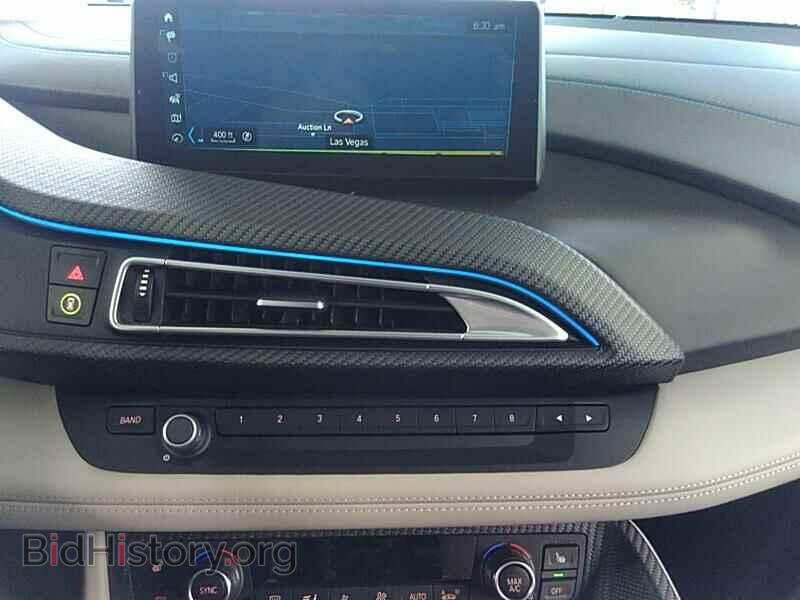2019 BMW i8 - VIN: WBY2Z6C59KVB82779 - Фото 4