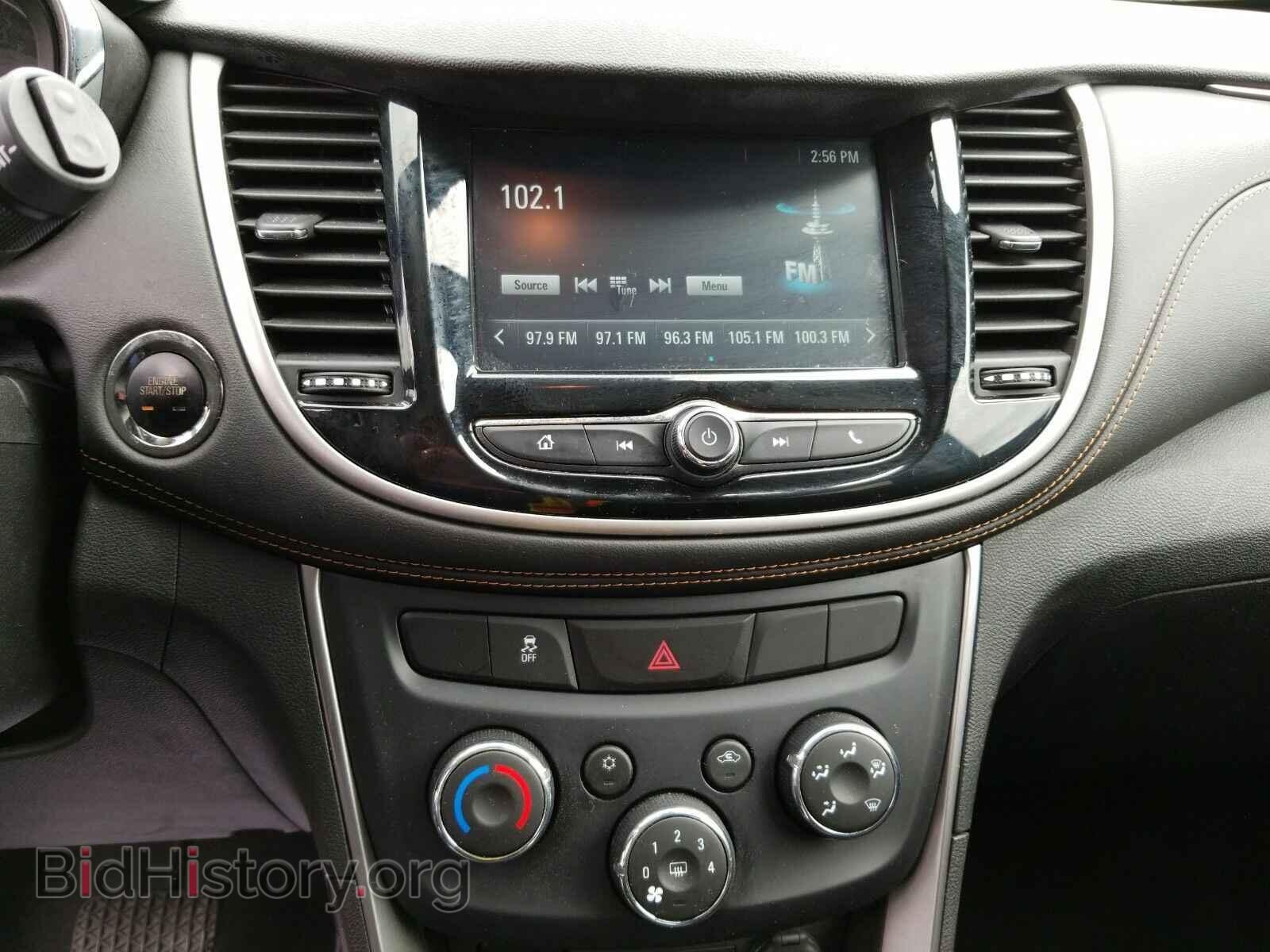 2017 Chevrolet Trax - VIN: 3GNCJPSB2HL194473 - Фото 4