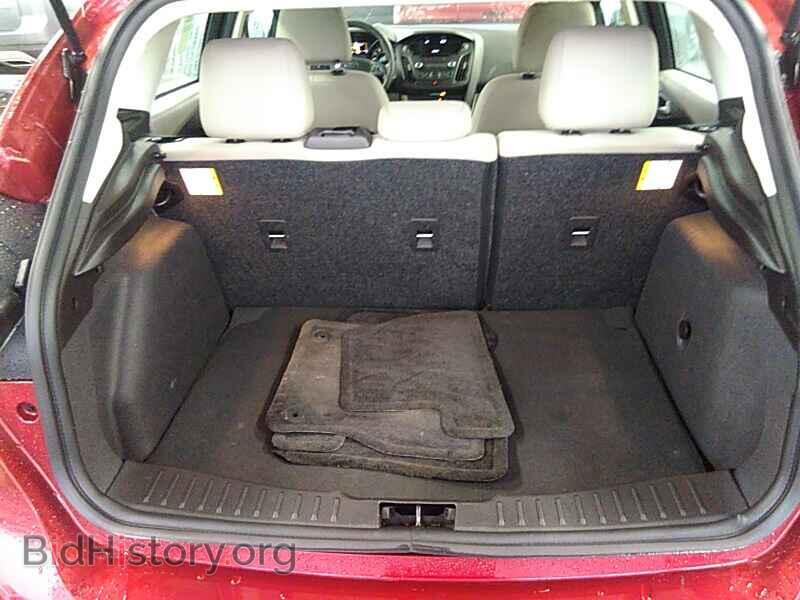 2017 Ford Focus - VIN: 1FADP3K22HL228997 - Photo 7