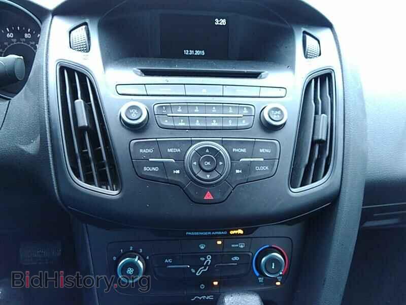 2016 Ford Focus - VIN: 1FADP3E29GL246875 - Фото 4