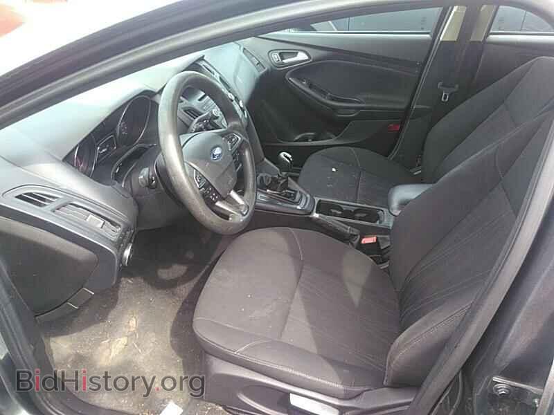 2016 Ford Focus - VIN: 1FADP3K2XGL393100 - Photo 3