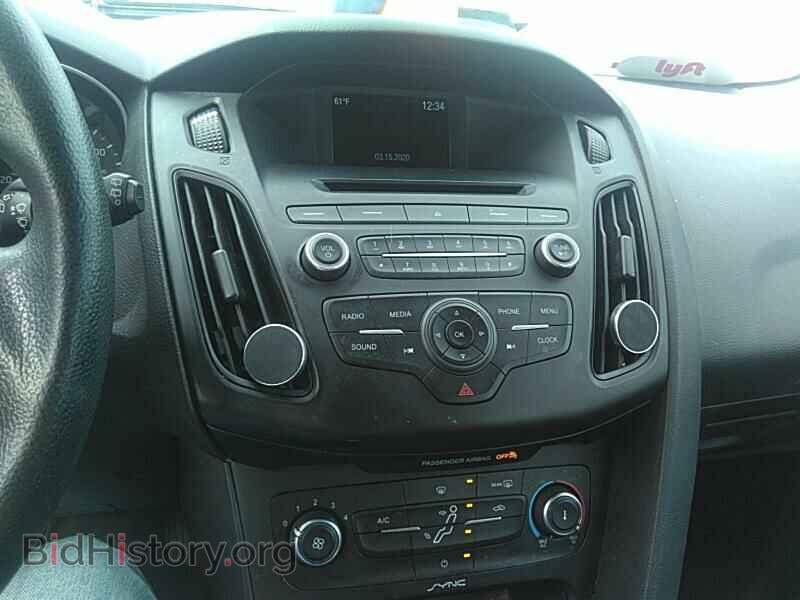 2016 Ford Focus - VIN: 1FADP3K2XGL393100 - Photo 4