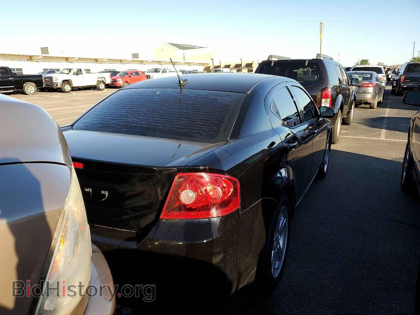 2011 Dodge Avenger - VIN: 1B3BD1FB4BN559196 - Фото 2