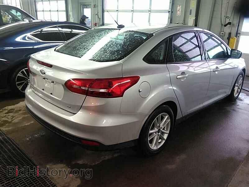 2018 Ford Focus - VIN: 1FADP3F28JL295216 - Фото 2