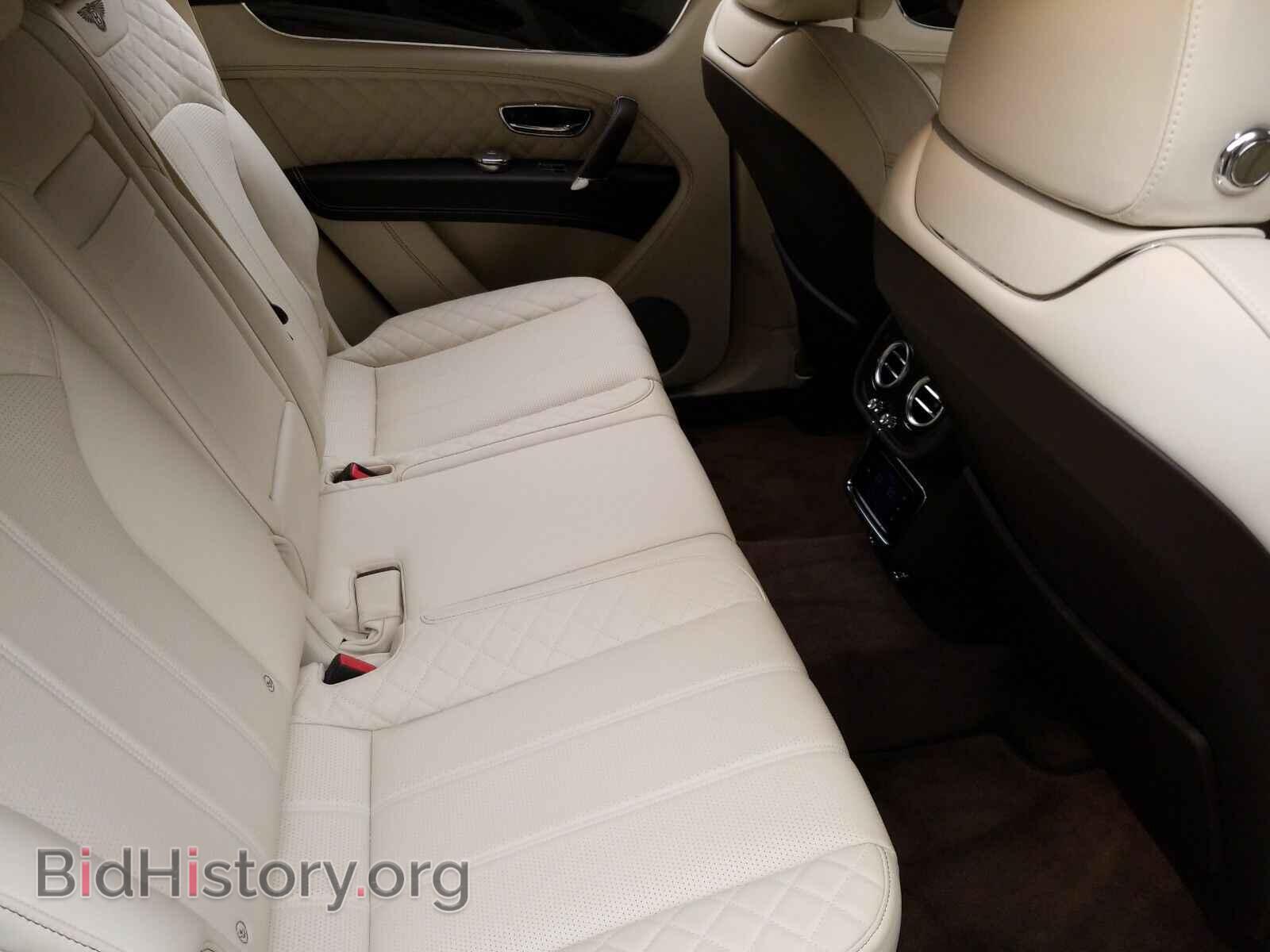2017 Bentley Bentayga - VIN: SJAAC2ZV7HC013085 - Фото 2