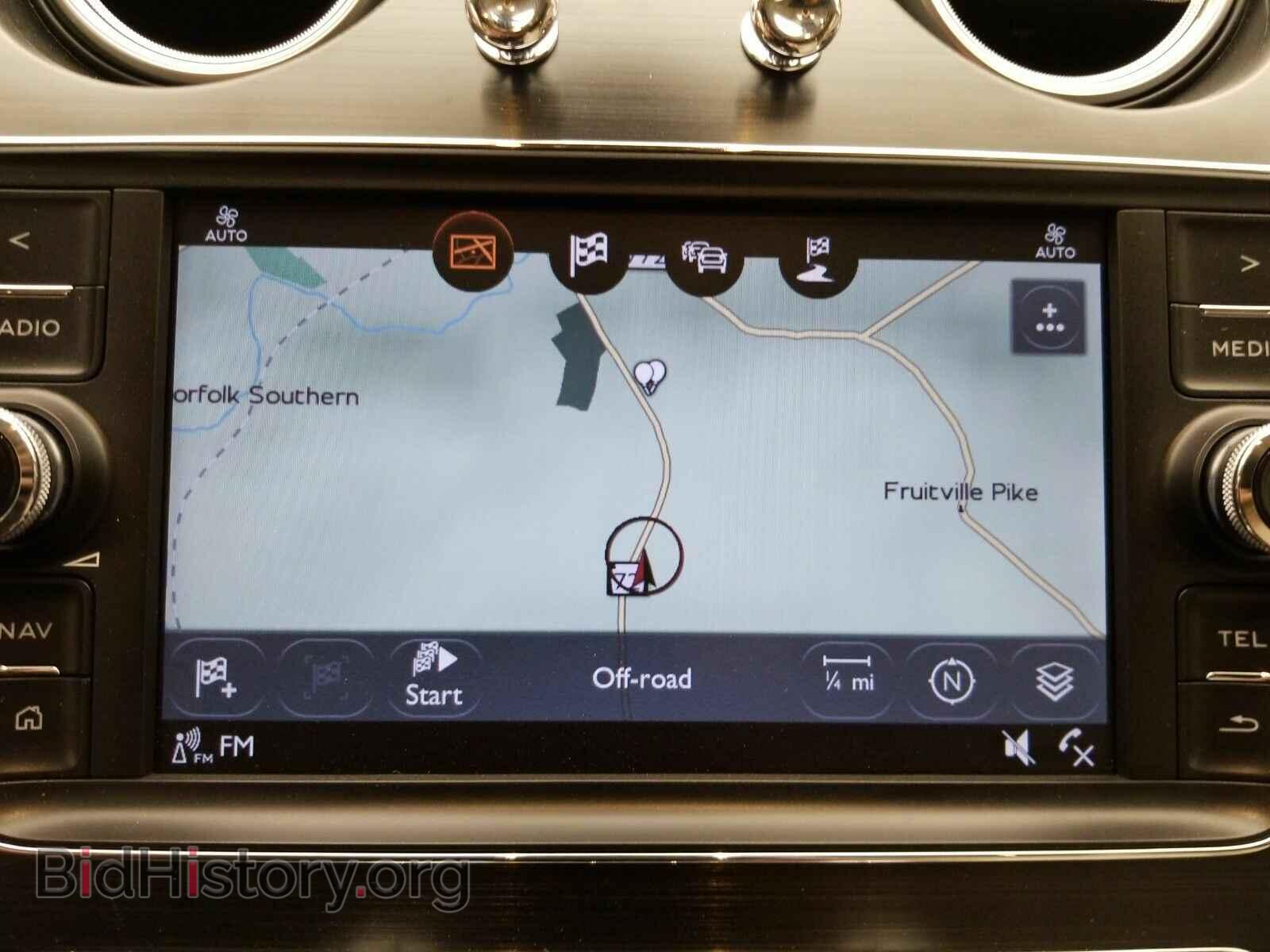 2017 Bentley Bentayga - VIN: SJAAC2ZV7HC013085 - Фото 13