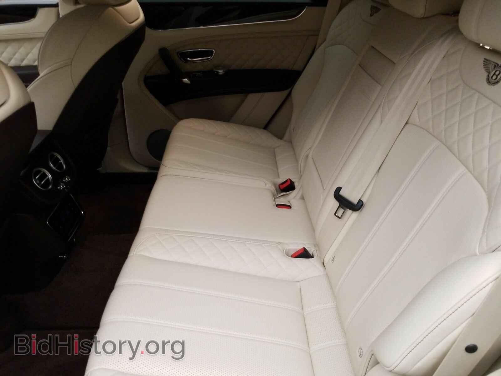 2017 Bentley Bentayga - VIN: SJAAC2ZV7HC013085 - Фото 5