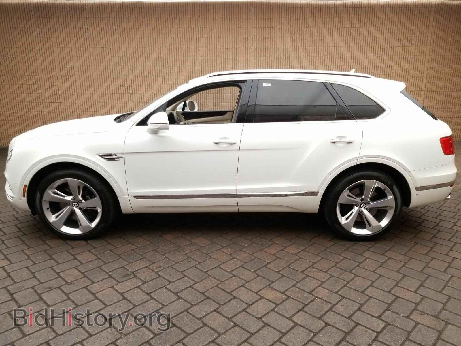 2017 Bentley Bentayga - VIN: SJAAC2ZV7HC013085 - Фото 6