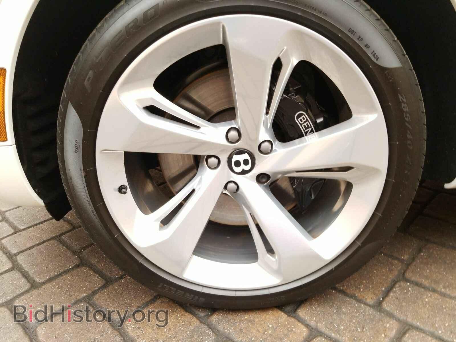 2017 Bentley Bentayga - VIN: SJAAC2ZV7HC013085 - Фото 9