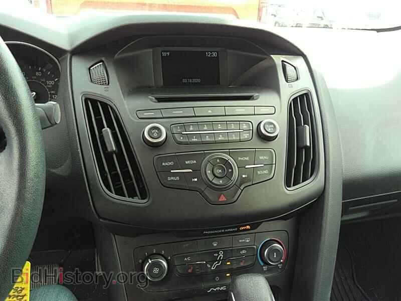 2017 Ford Focus - VIN: 1FADP3F26HL212411 - Фото 4