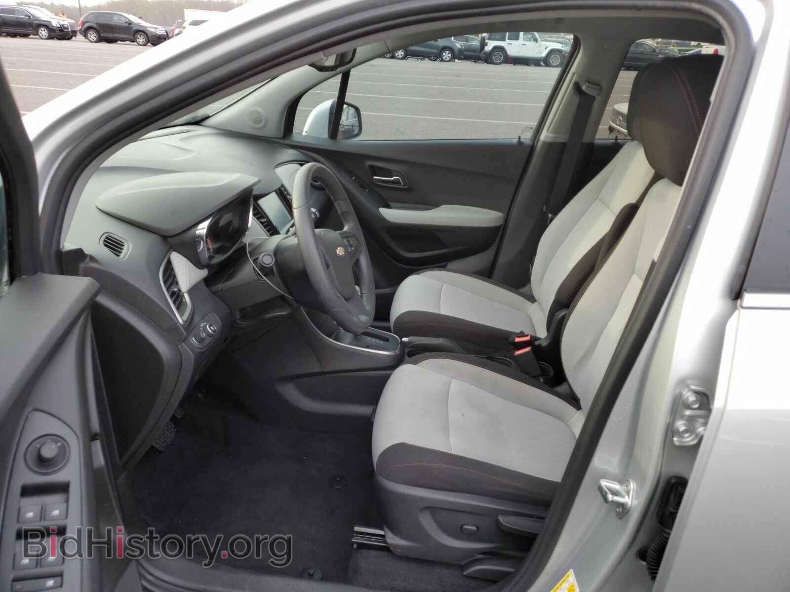 2017 Chevrolet Trax - VIN: 3GNCJLSB9HL149720 - Фото 3