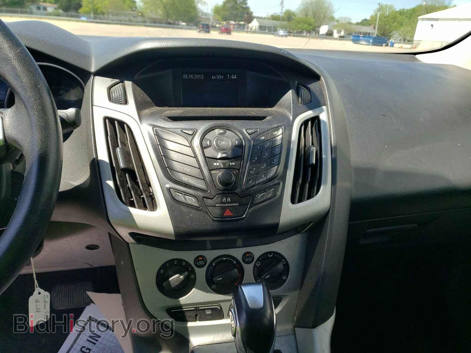 2013 Ford Focus - VIN: 1FADP3F2XDL342976 - Photo 4