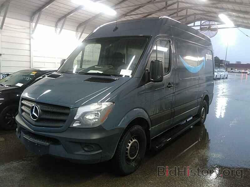 Photo WD3PE7CD8JP646297 - Mercedes-Benz Sprinter Cargo Van 2018