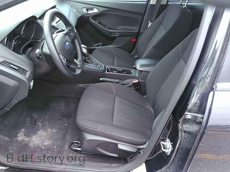 2016 Ford Focus - VIN: 1FADP3F23GL217032 - Photo 3