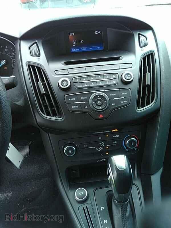 2016 Ford Focus - VIN: 1FADP3F23GL217032 - Photo 4