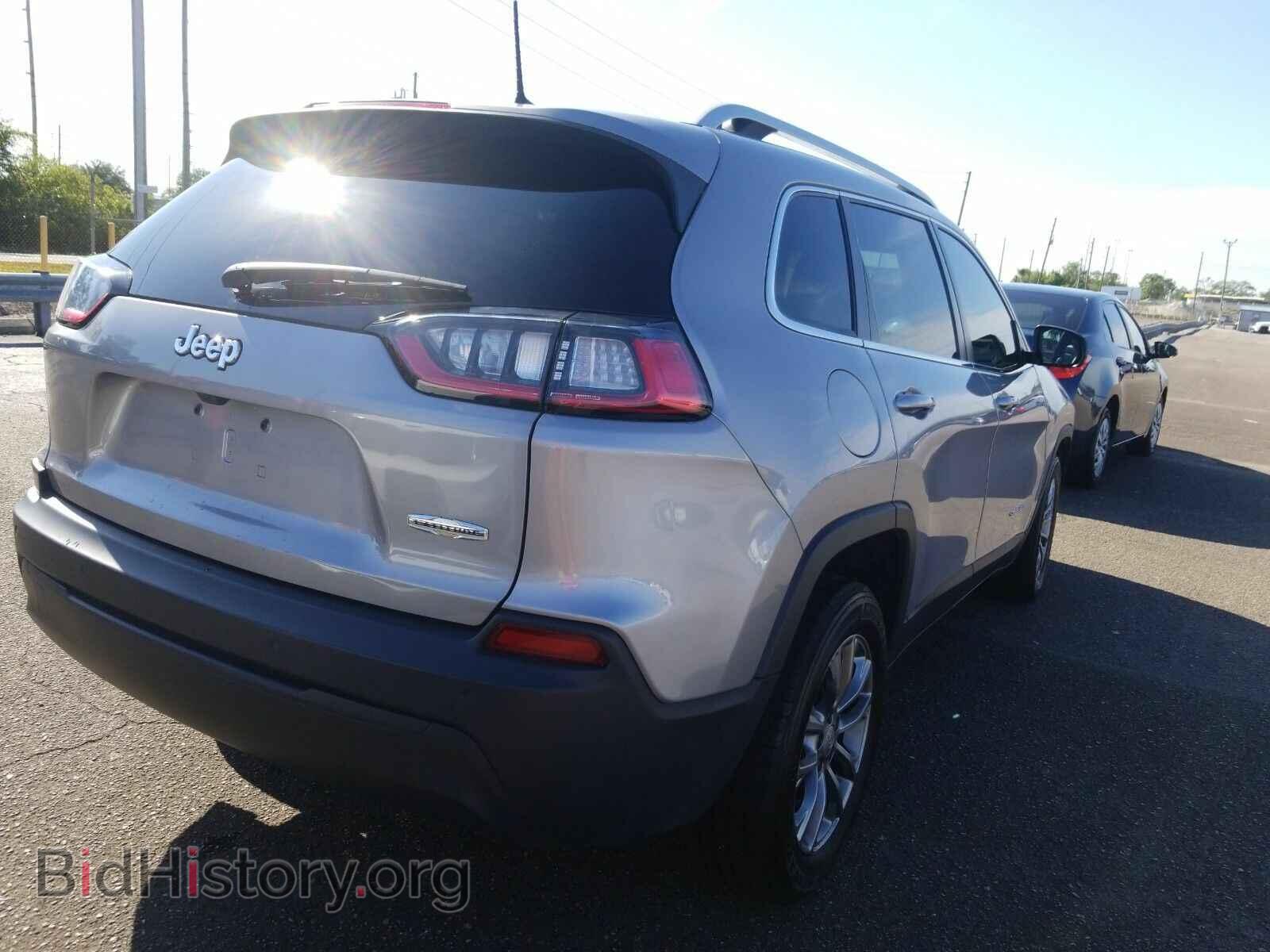 2019 Jeep Cherokee - VIN: 1C4PJLLB7KD360307 - Photo 2